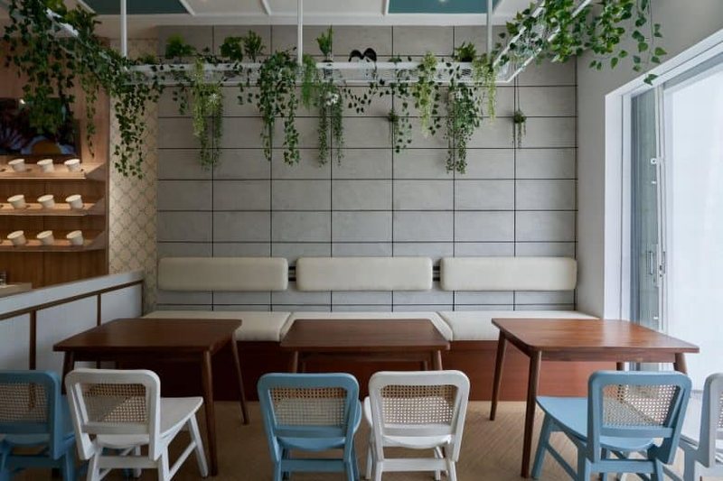 Thiết kế nội thất cây xanh và ánh sáng nhà hàng phong cách nhiệt đới  8