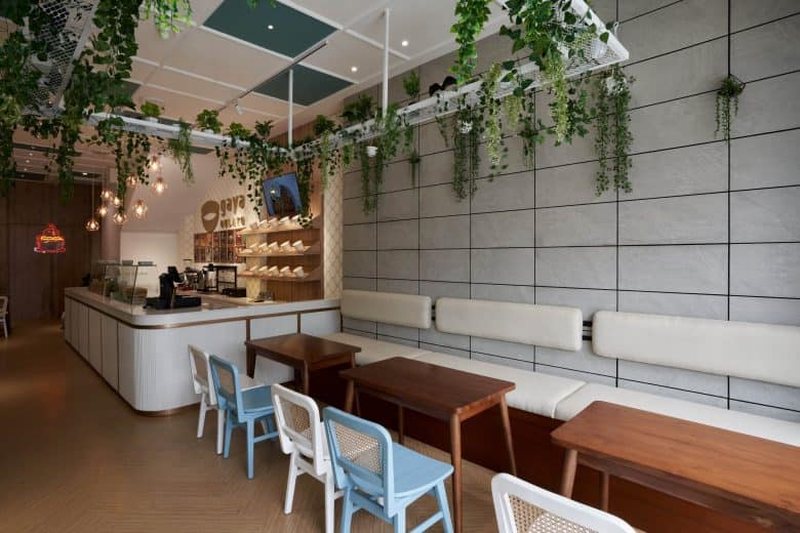 Thiết kế nội thất cây xanh và ánh sáng nhà hàng phong cách nhiệt đới 3