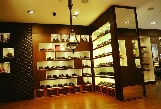 Thiết kế thi công shop giày chuyên nghiệp 4