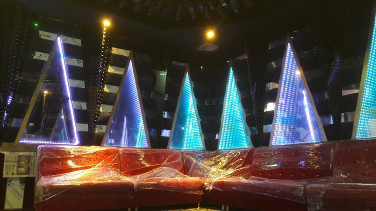 thiết kế phòng karaoke với phong cách trẻ trung,sôi động 3
