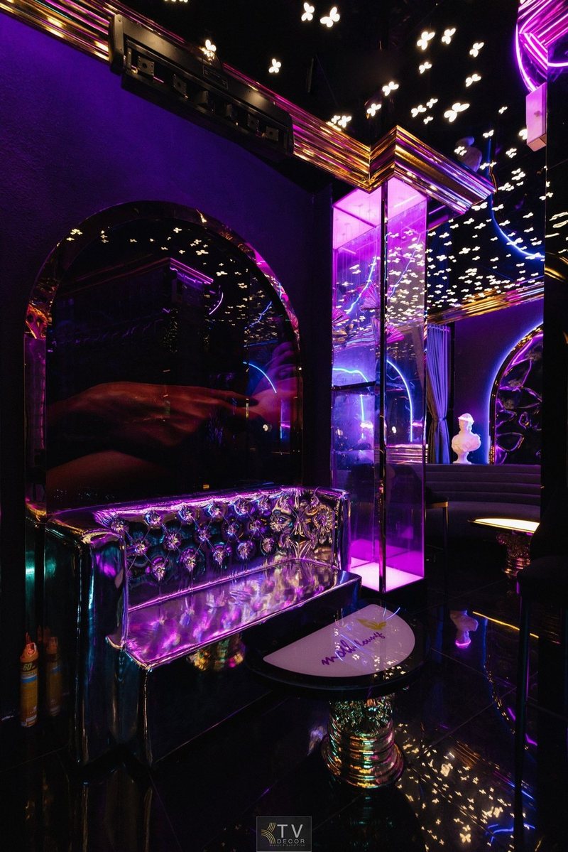 Bố trí ánh sáng và décor lounge bar club KTV hài hòa  Phối cảnh lung linh về đêm của lounge bar club KTV  Không gian chill lounge bar club KTV mềm mại ấn tượng 