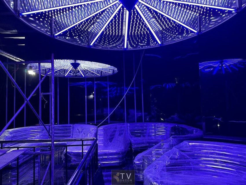 Thiết kế thi công nội thất bar club ấn tượng chuyên nghiệp – KTV Decor thực hiện lounge NIGHTLE BAR CLUB với hệ trần LED sáng tạo và nội thất cao cấp
