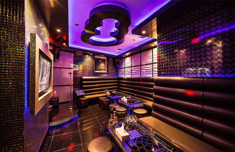 Thiết kế KTV karaoke đẹp 2211 với ánh sáng LED hiện đại, nội thất cao cấp – KTV DESIGN 