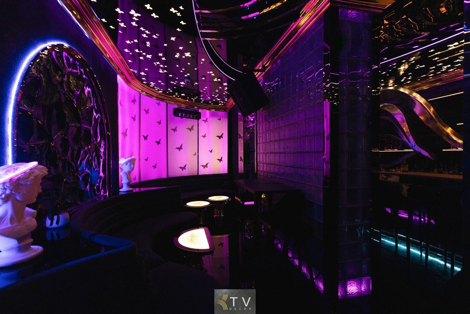 Thiết kế Lounge nhỏ phong cách Dark Luxury thu hút khách hàng trẻ yêu thích nightlife. 22