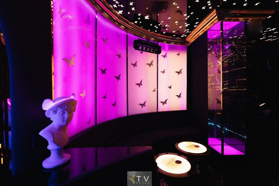 Thiết kế Lounge nhỏ phong cách Dark Luxury thu hút khách hàng trẻ yêu thích nightlife. 7777