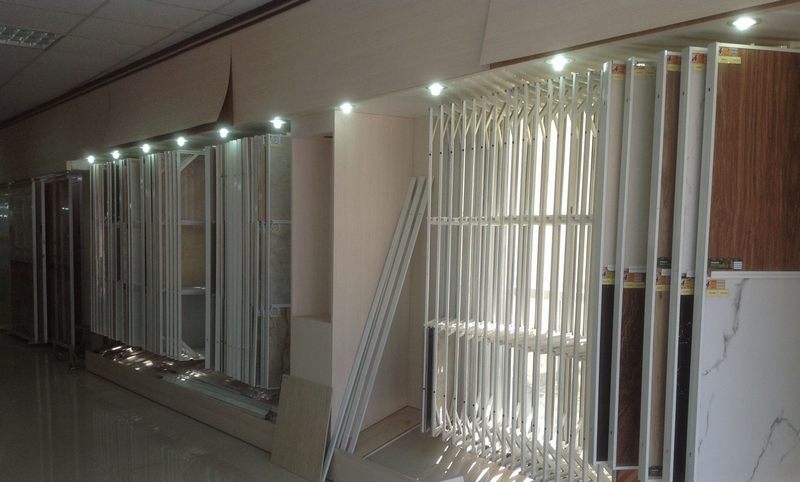 Báo giá kệ gạch lùa và kéo ưa chuộng trong thi công showroom vật liệu xây dựng 12