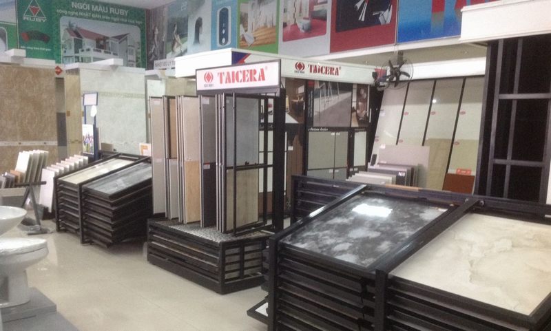 Báo giá kệ gạch lùa và kéo ưa chuộng trong thi công showroom vật liệu xây dựng 13