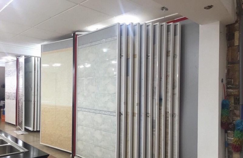 Báo giá kệ gạch lùa và kéo ưa chuộng trong thi công showroom vật liệu xây dựng 18