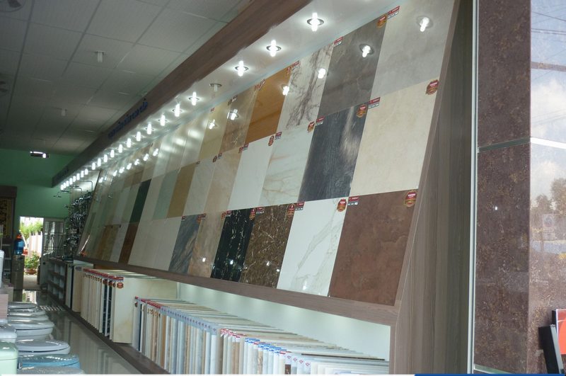 Kệ gạch nghiêng |Thiết kế thi công showroom vật liệu xây dựng 4