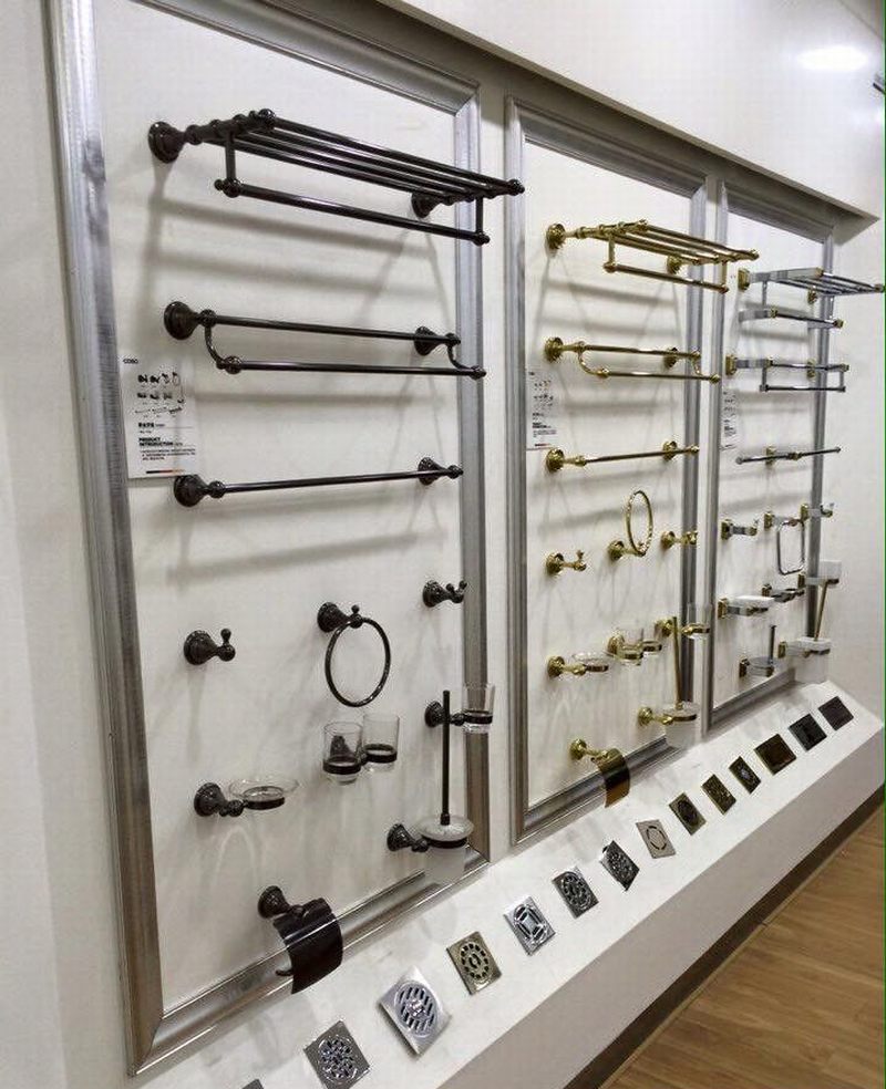 Thiết kế thi công showroom vật liệu xây dựng với mẫu kệ trưng bày vòi sen và thiết bị nhà tắm 27