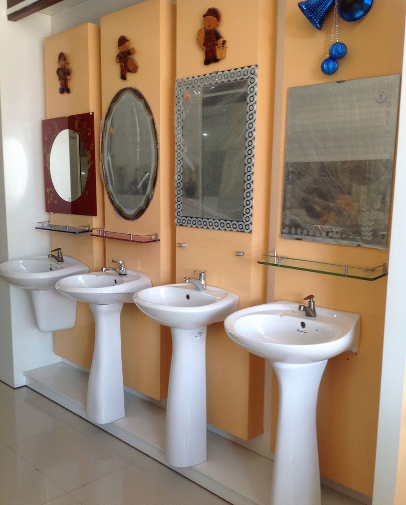 Báo giá thiết kế thi công showroom vật liệu xây dựng trưng bày thiết bị vệ sinh phòng tắm ,kệ trưng bày bồn cầu , kệ trưng bày lavobo,kệ trưng bày bồn tắm, kệ trưng bày vòi sen  32