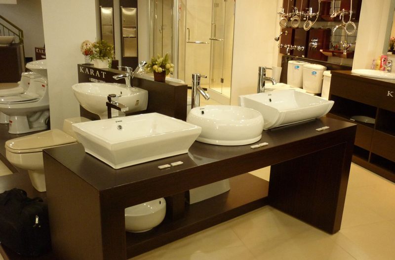 Báo giá thiết kế thi công showroom vật liệu xây dựng trưng bày thiết bị vệ sinh phòng tắm ,kệ trưng bày bồn cầu , kệ trưng bày lavobo,kệ trưng bày bồn tắm, kệ trưng bày vòi sen  9