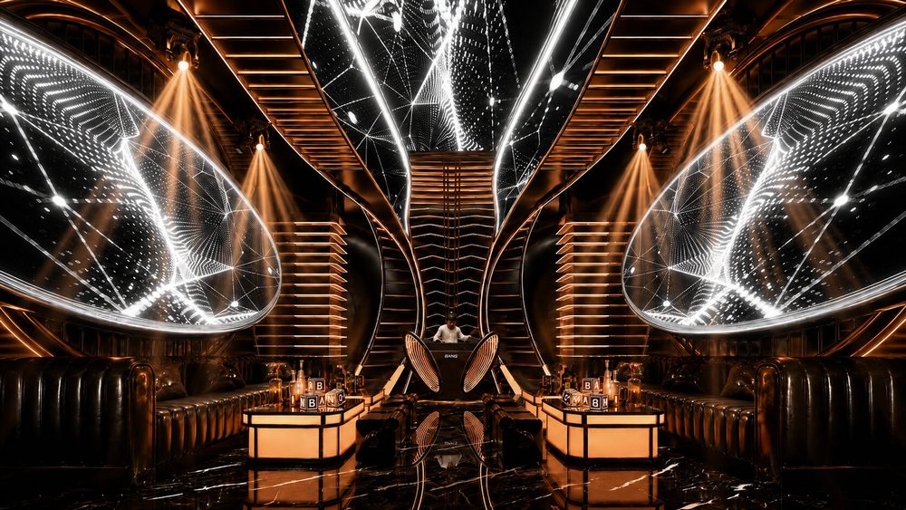 Phòng Karaoke KTV VIP nội thất đen và ánh sáng vàng Thiết kế Karaoke KTV Futuristic với màn hình kỹ thuật số Mẫu thiết kế Karaoke KTV sang trọng và đẳng cấp