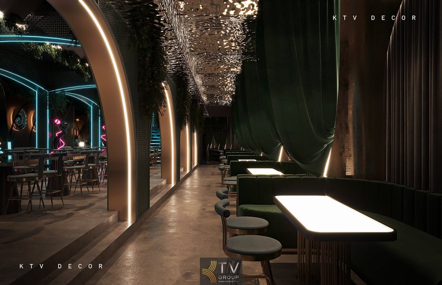 Không gian nhà hàng lounge beer garden hiện đại với ánh sáng neon xanh  Hệ vòm kim loại champagne tạo chiều sâu và nhận diện thiết kế riêng  Tượng nghệ thuật neon hồng nổi bật trong không gian lounge 
