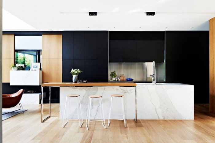 Thiết kế nội thất bếp với tông đen trắng gỗ 14