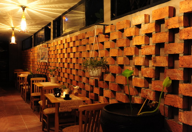 thiết thi công quán cafe bằng chất liệu gỗ 1