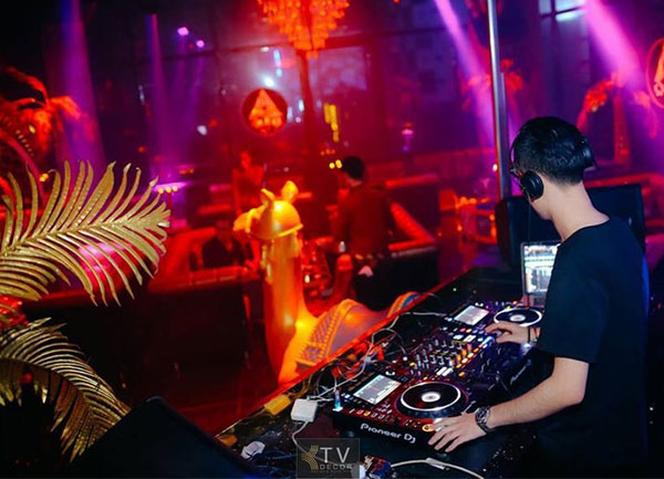 Thiết kế thi công quán cafe DJ tại TPHCM